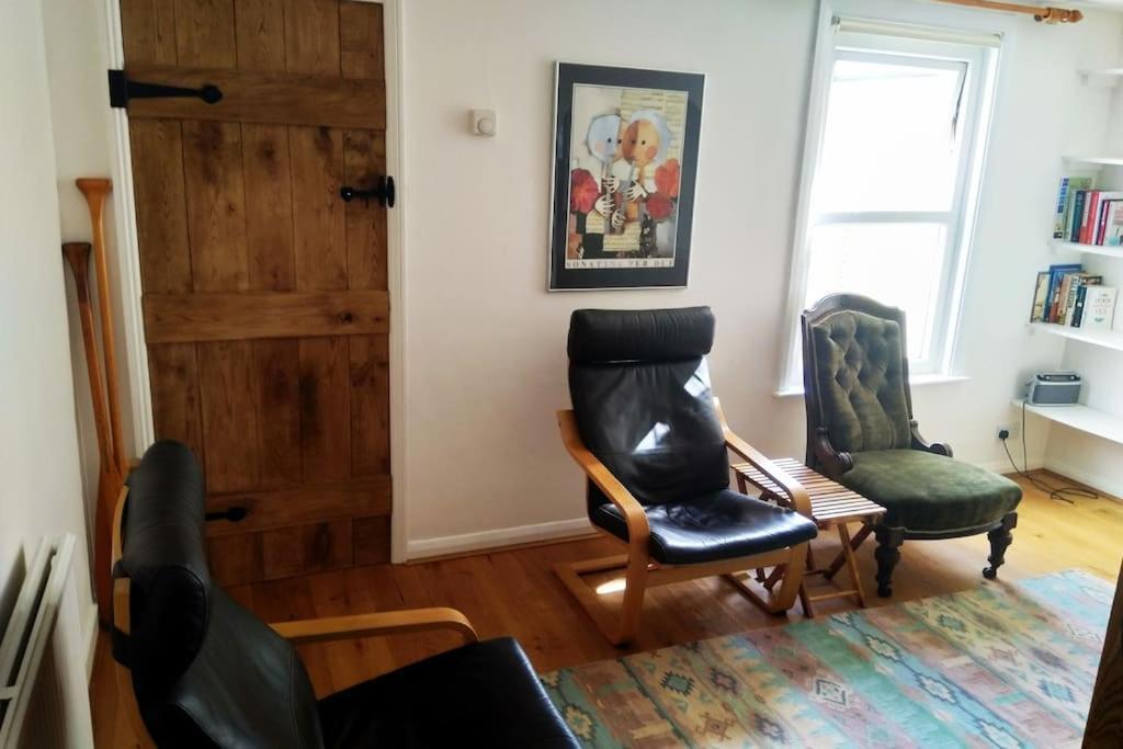 Welcoming Cottage In Chichester Near City Centre Екстериор снимка