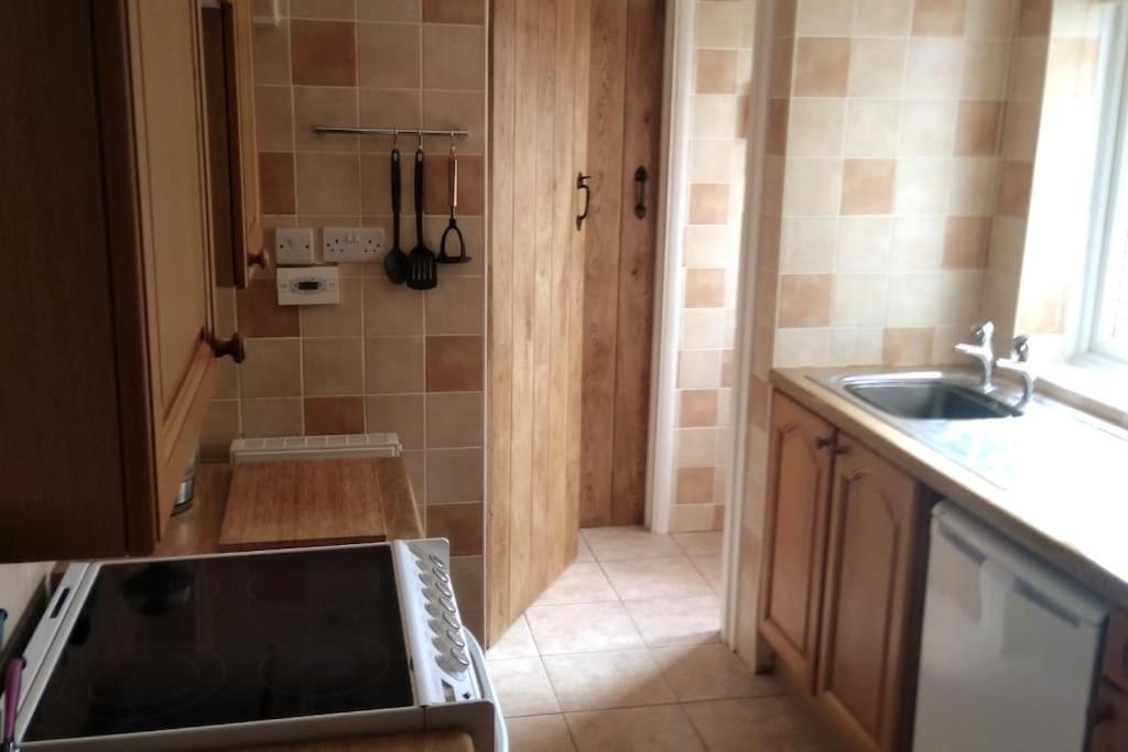 Welcoming Cottage In Chichester Near City Centre Екстериор снимка