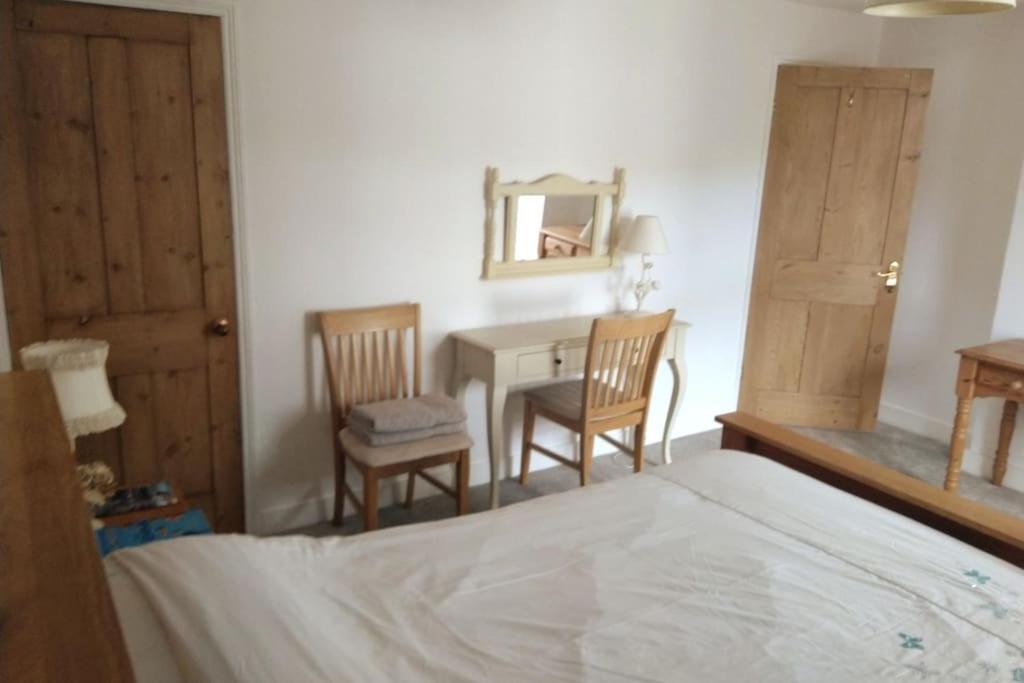 Welcoming Cottage In Chichester Near City Centre Екстериор снимка