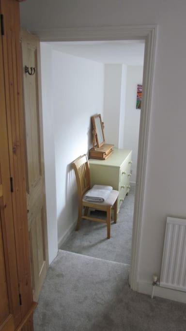 Welcoming Cottage In Chichester Near City Centre Екстериор снимка