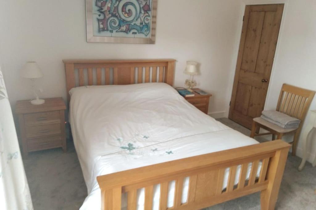 Welcoming Cottage In Chichester Near City Centre Екстериор снимка